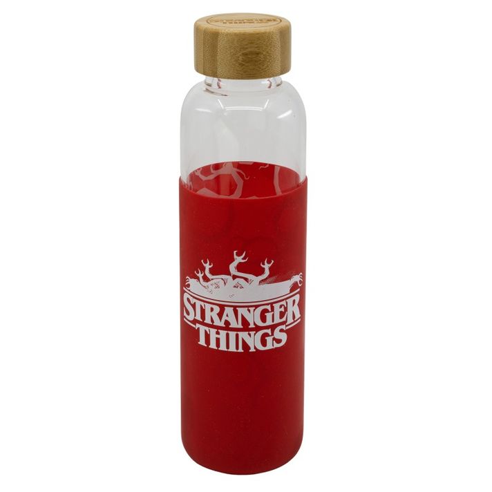 STOR - Sklenená fľaša so silikónovým povrchom STRANGER THINGS 585ml, 00694